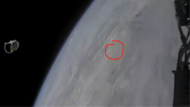 Хората видяха НЛО в Nasa SpaceX Livestream?