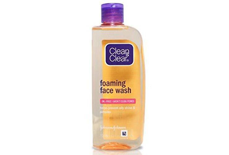 Najlepsze czyste i klarowne produkty do mycia twarzy dla mężczyzn w Indiach