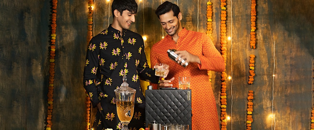 5 napak pri etnični obleki, ki jih večina indijskih moških naredi med nakupovanjem in oblikovanjem indijskih oblačil