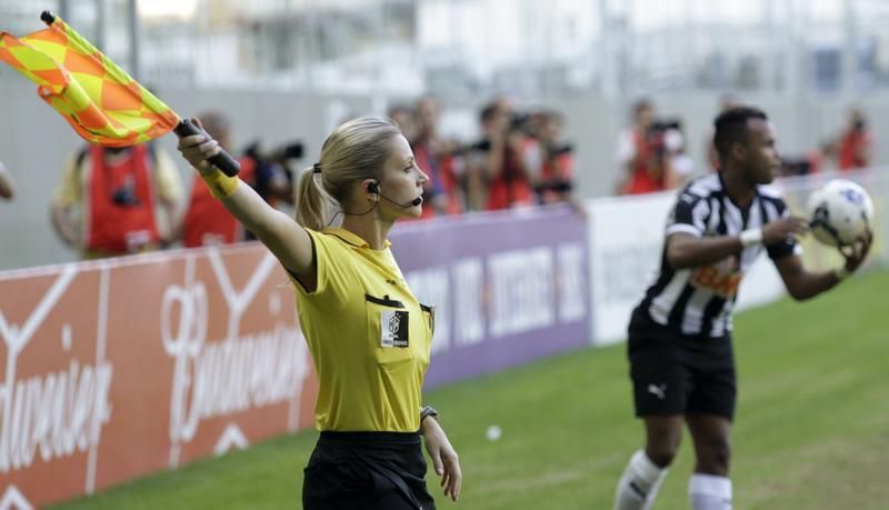 Fernanda Colombo Uliana: Pinakamainit na Tagahatol ng Football