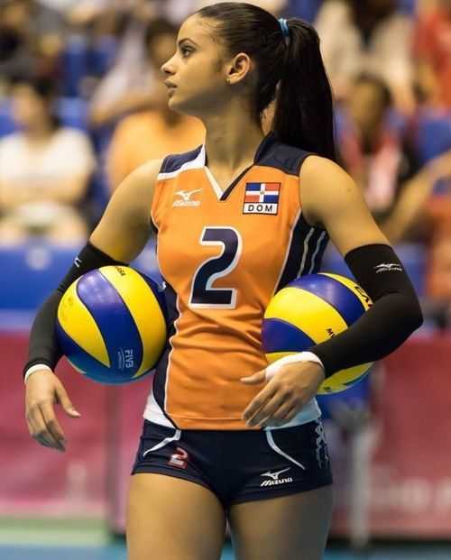 Winifer-Fernandez-Is-An-Olympic-Volleyball Player-And-She-Is-Setting-The-Internet-On-Fire