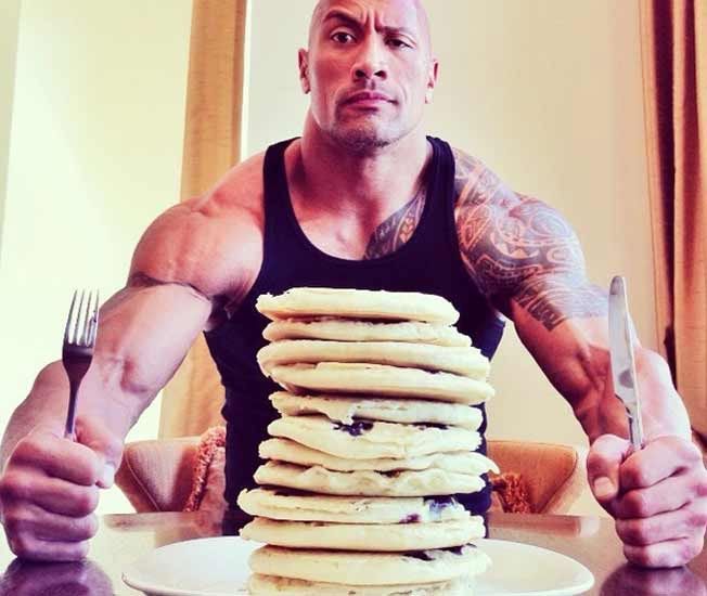 Mengden mat Dwayne ‘The Rock’ Johnson spiser på en dag vil få deg til å gå WTF