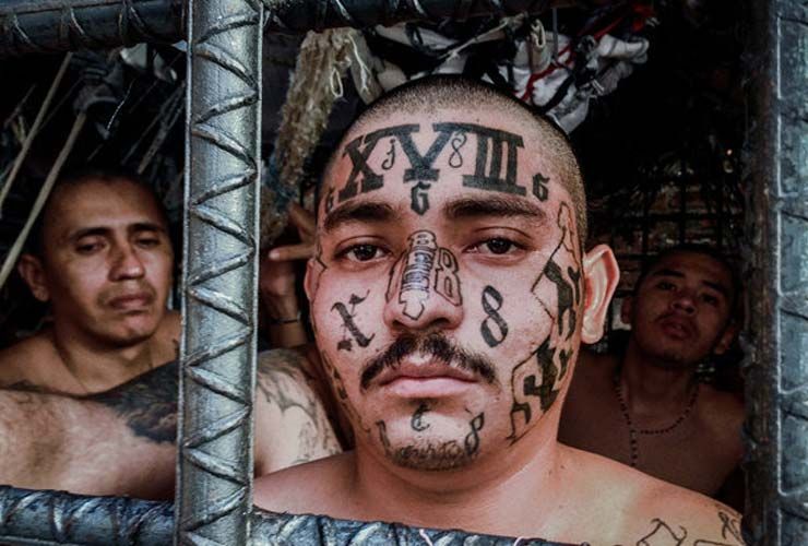 10 от най-ужасяващите и нехуманни ритуали на бандата по целия свят