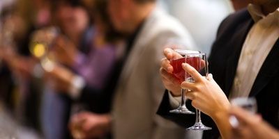 Top 10 veidi, kā dzeršanas laikā nenodzerties