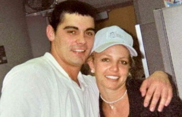 2) Britney Spears i Jason Alexander