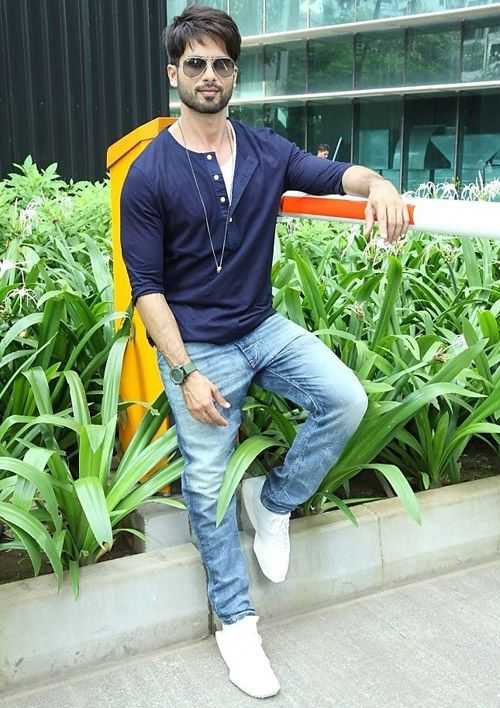 Mga Outfits Na Hindi Kumpleto Nang Walang Isang Pares Ng Mga Blue Jeans