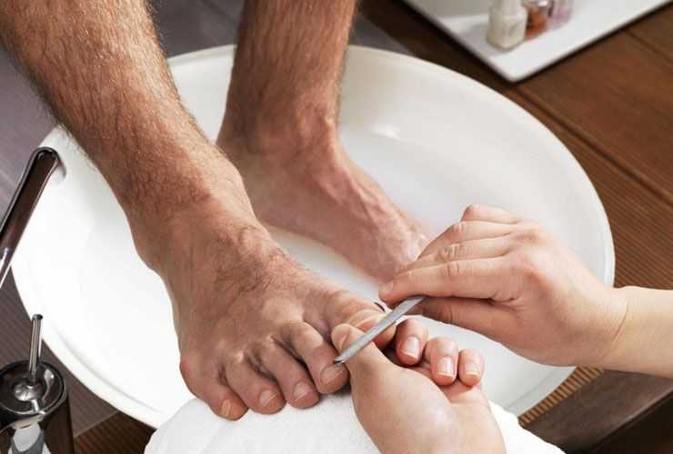 4 vienkārši soļi, lai šoziem ātri atbrīvotos no smaržīgajām kājām