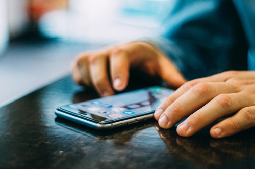 क्या वास्तव में phone स्मार्टफोन पिंकी ’सिंड्रोम है और इसे कैसे रोका जाए