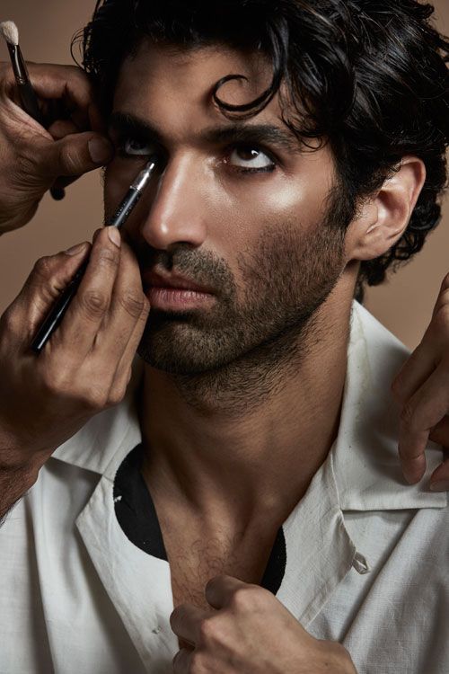 Er kjendiser for menn komfortable med sminke? 4 Makeup-artister for kjendiser avslører hemmeligheter