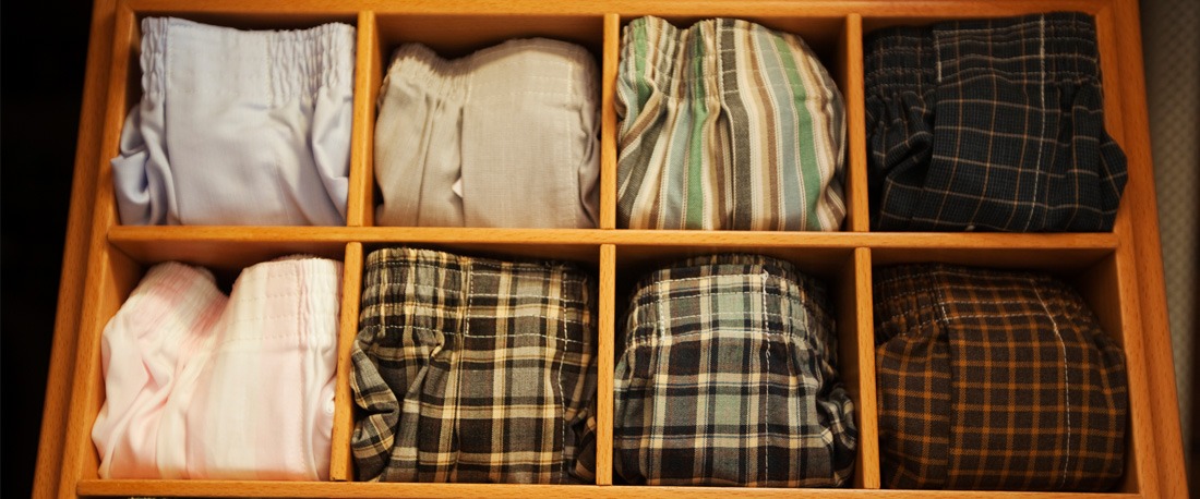 boxers de algodón doblados en una caja